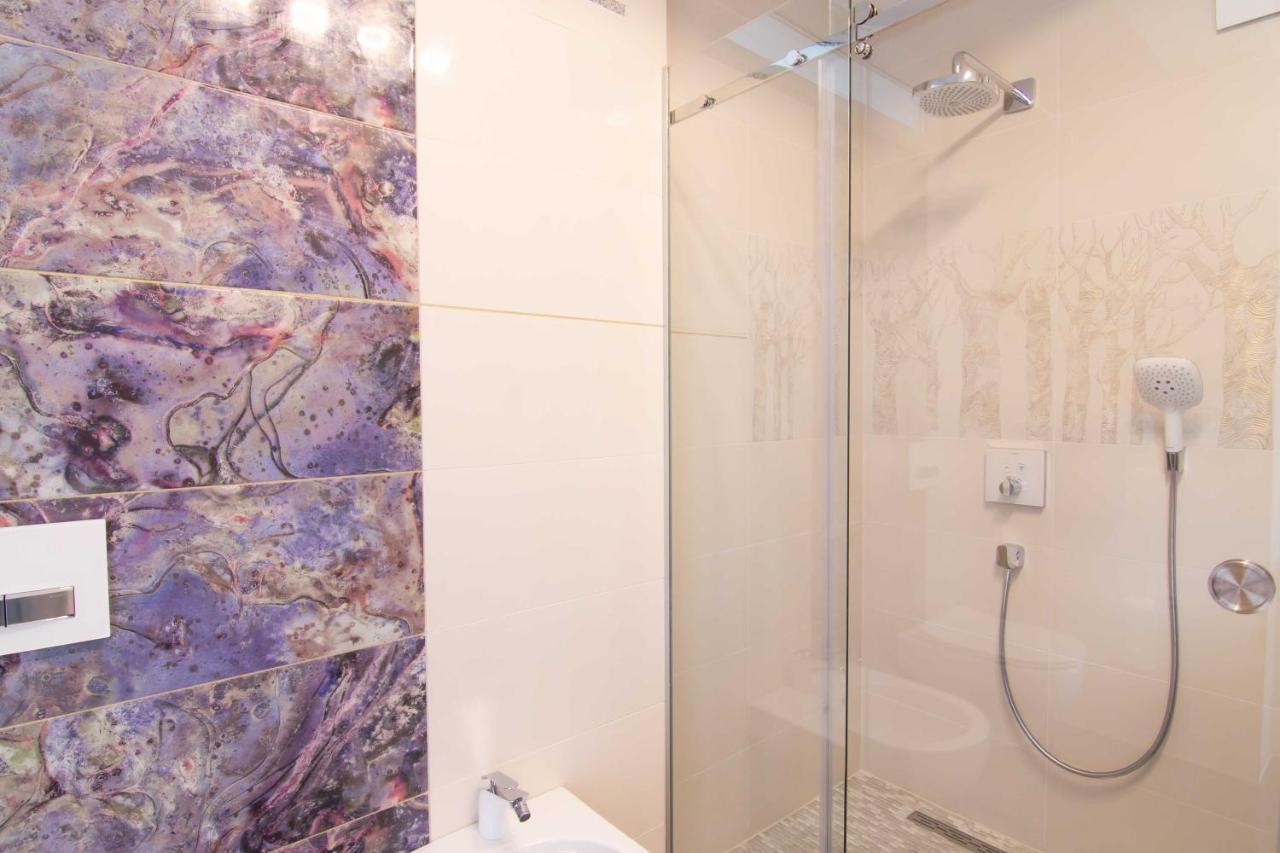 Apartman Paola Vrh  Exteriör bild