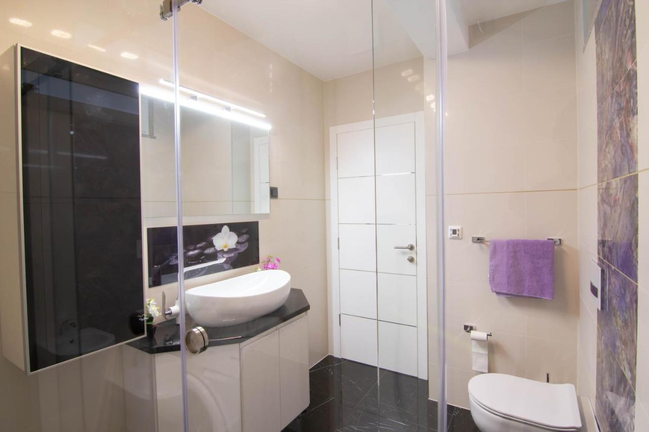 Apartman Paola Vrh  Exteriör bild