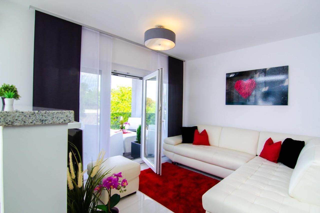 Apartman Paola Vrh  Exteriör bild